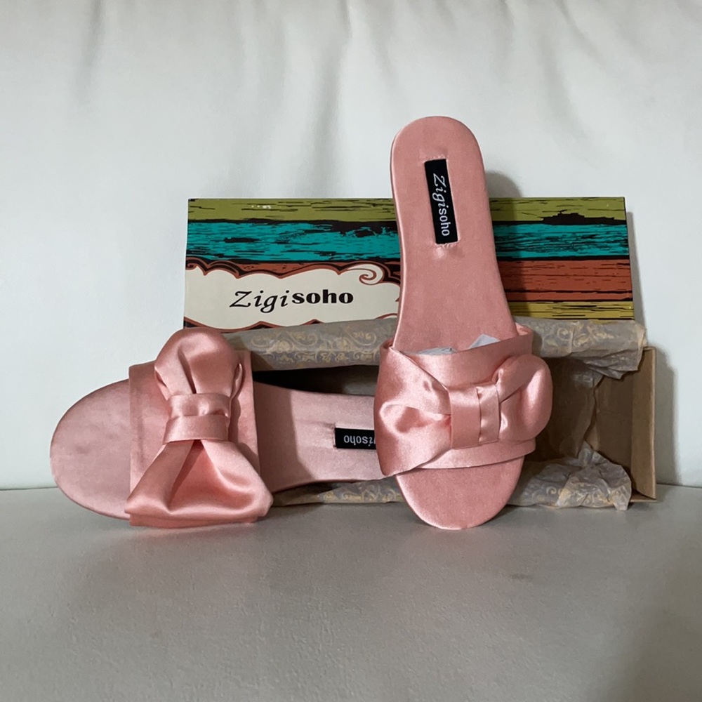 NWT pink satin flats light pink bow knot Zigi Soho